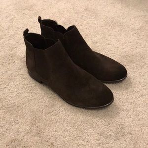 Brown suede Chelsea boots